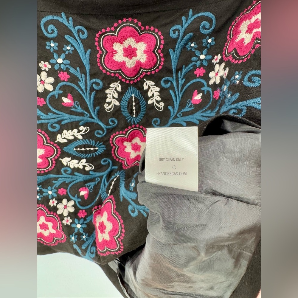 Women’s Black Floral Embroidered Mini Skirt Floral Velvet Francescas Sz M - Picture 5 of 7